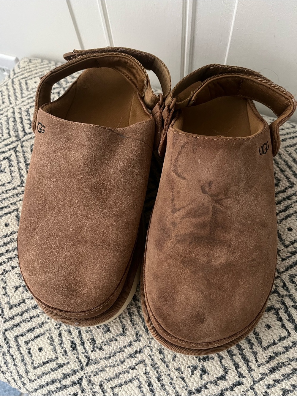 Ugg Goldenstar size 6